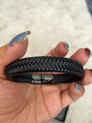 Pulsera trenzada negra con cierre magnético