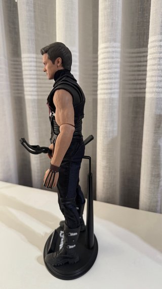 Figura Hot Toys Ojo de Halcón
