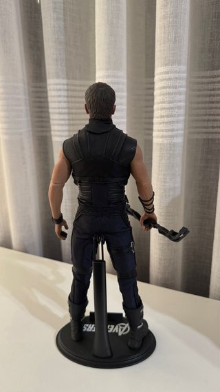 Figura Hot Toys Ojo de Halcón