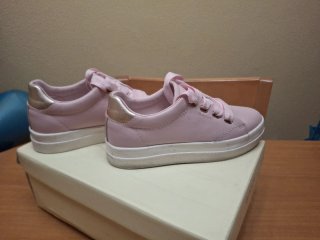 Zapatillas GANT de piel rosa. Tienen 2 puestas.