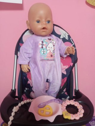 Baby Born con trona y accesorios