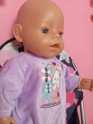 Baby Born con trona y accesorios
