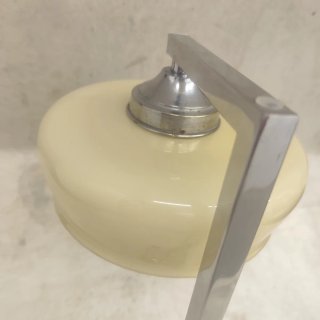 Candeeiro de mesa moderno metal e vidro