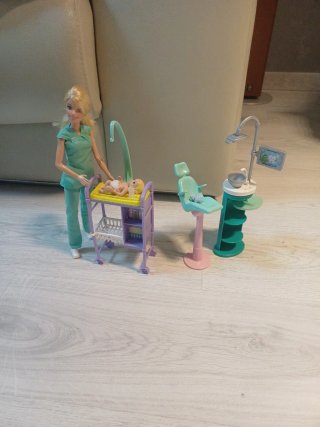 Barbie Doctora y Bebé con Accesorios