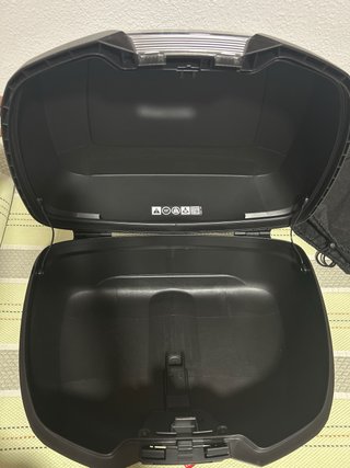 Baúl Shad 44L Moto + Parrilla universal