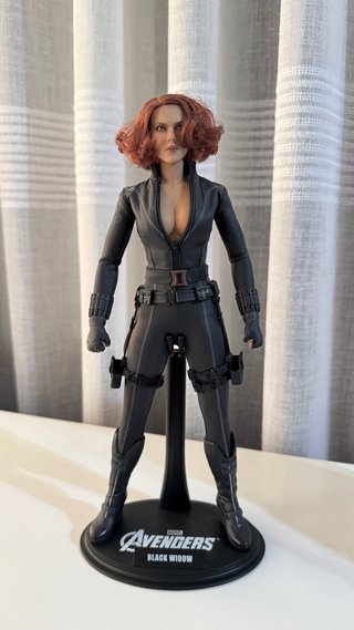 Figura Hot Toys Black Widow Avengers