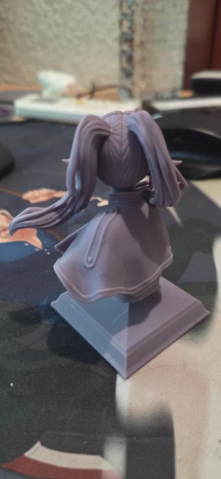 Busto Frieren Escala 1:10