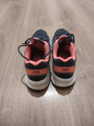 Zapatillas deportivas niño Kalenji negras y rosas