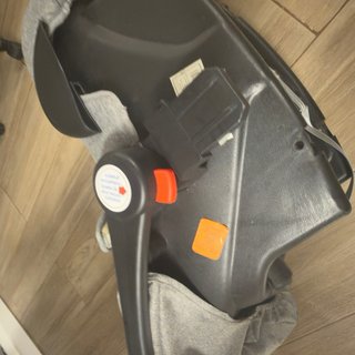 Silla de coche para bebé gris