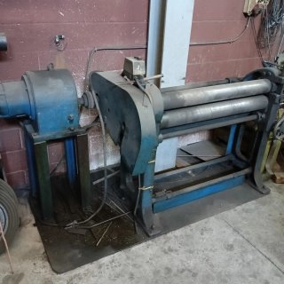 Curvadora de 3 rodillos