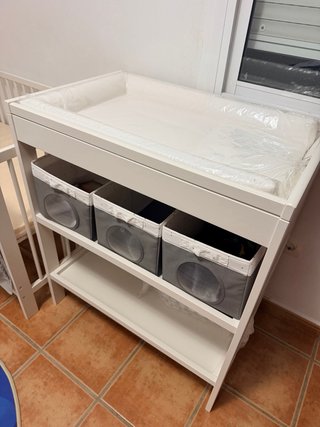 Cuna infantil con cambiador