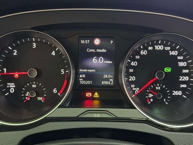 Volkswagen Passat Variant Executive 2.0 TDI D 2021, foto 23