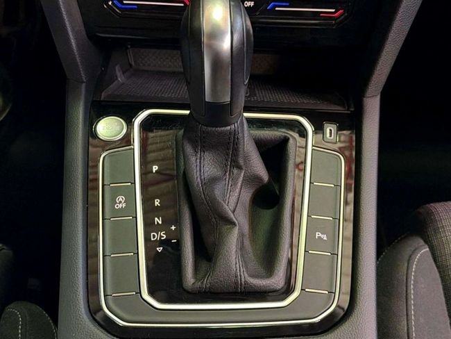 Volkswagen Passat Variant Executive 2.0 TDI D 2021, foto 27