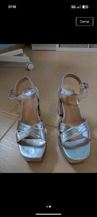 Tacones plateados plataforma