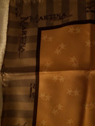 Pañuelo de seda La Martina 65 x 65 cm. Nuevo