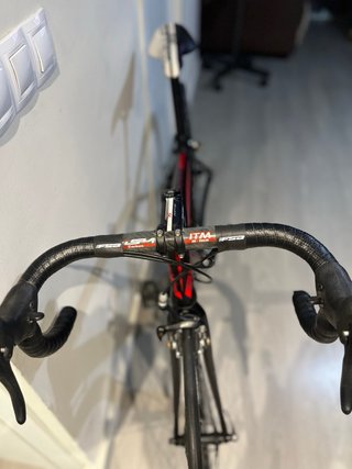 Bicicleta de carretera BH monoplato