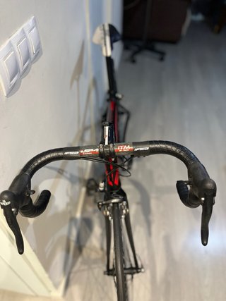 Bicicleta de carretera BH monoplato