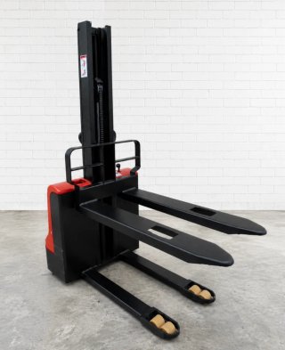Apilador Eléctrico Monomastil