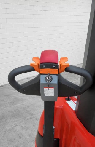 Apilador Eléctrico Monomastil