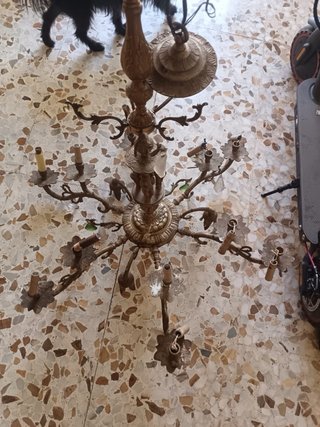 Lámpara araña bronce antigua.