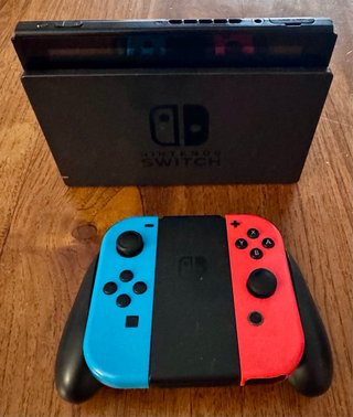 Nintendo Switch con accesorios + funda protectora