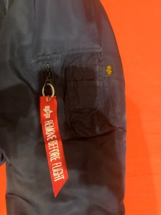 Chaqueta Alpha Industries azul con capucha