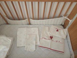 Cuna de madera para bebé