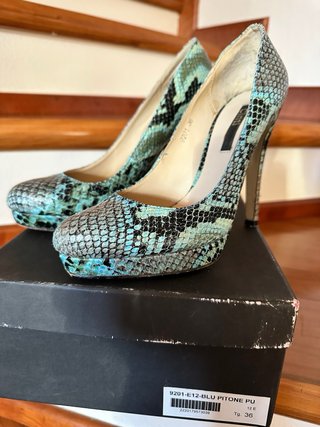 Décolleté Cinti pitone azzurro/nero tg. 36