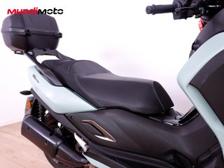 YAMAHA TRICITY 300