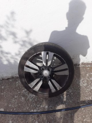 Rueda nueva 225/55R18 con llanta aluminio Mercedes