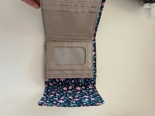 Monedero Kipling floral azul y rosa