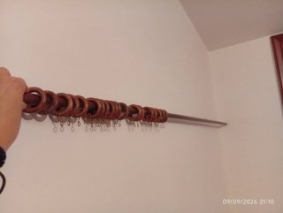 Riel de madera para cortinas