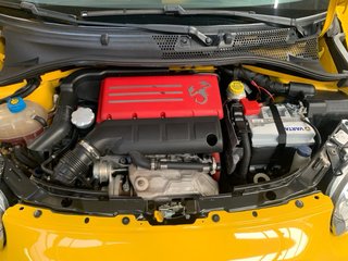Abarth 595 Competizione Baquets Sabelt escape