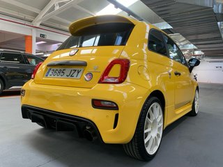 Abarth 595 Competizione Baquets Sabelt escape