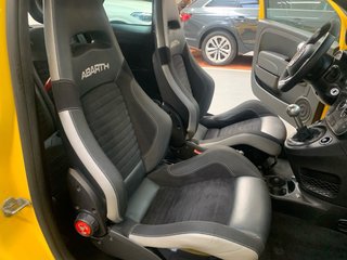 Abarth 595 Competizione Baquets Sabelt escape
