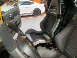 Abarth 595 Competizione Baquets Sabelt escape