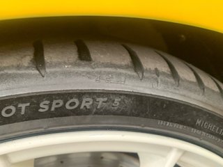 Abarth 595 Competizione Baquets Sabelt escape