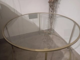 Mesa de centro redonda cristal y metal dorado