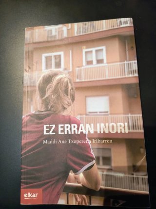 Ez erran inori