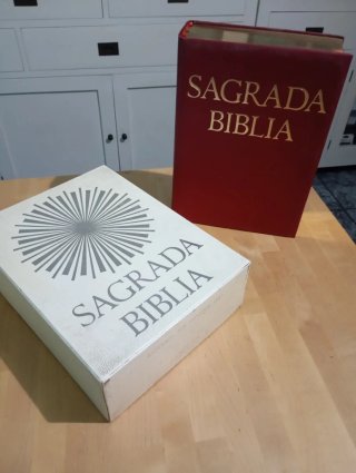 Sagrada Biblia Dalí
