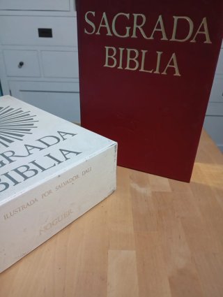 Sagrada Biblia Dalí
