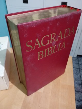 Sagrada Biblia Dalí