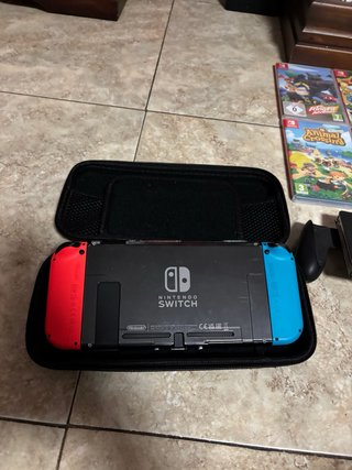 Nintendo Switch + Juegos y Accesorios