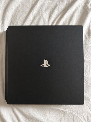 Consola PS4 Pro Negra + FIFA 23