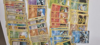 Lotto 200+ carte Pokemon vari set no doppioni