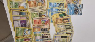 Lotto 200+ carte Pokemon vari set no doppioni
