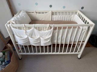 Cuna Ikea con colchón y protector