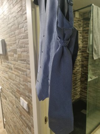 Traje de boda azul