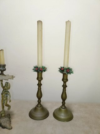 2 Antichi candelabri in metallo