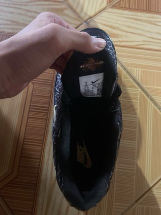 Nike TN Zapatillas Negras y Doradas